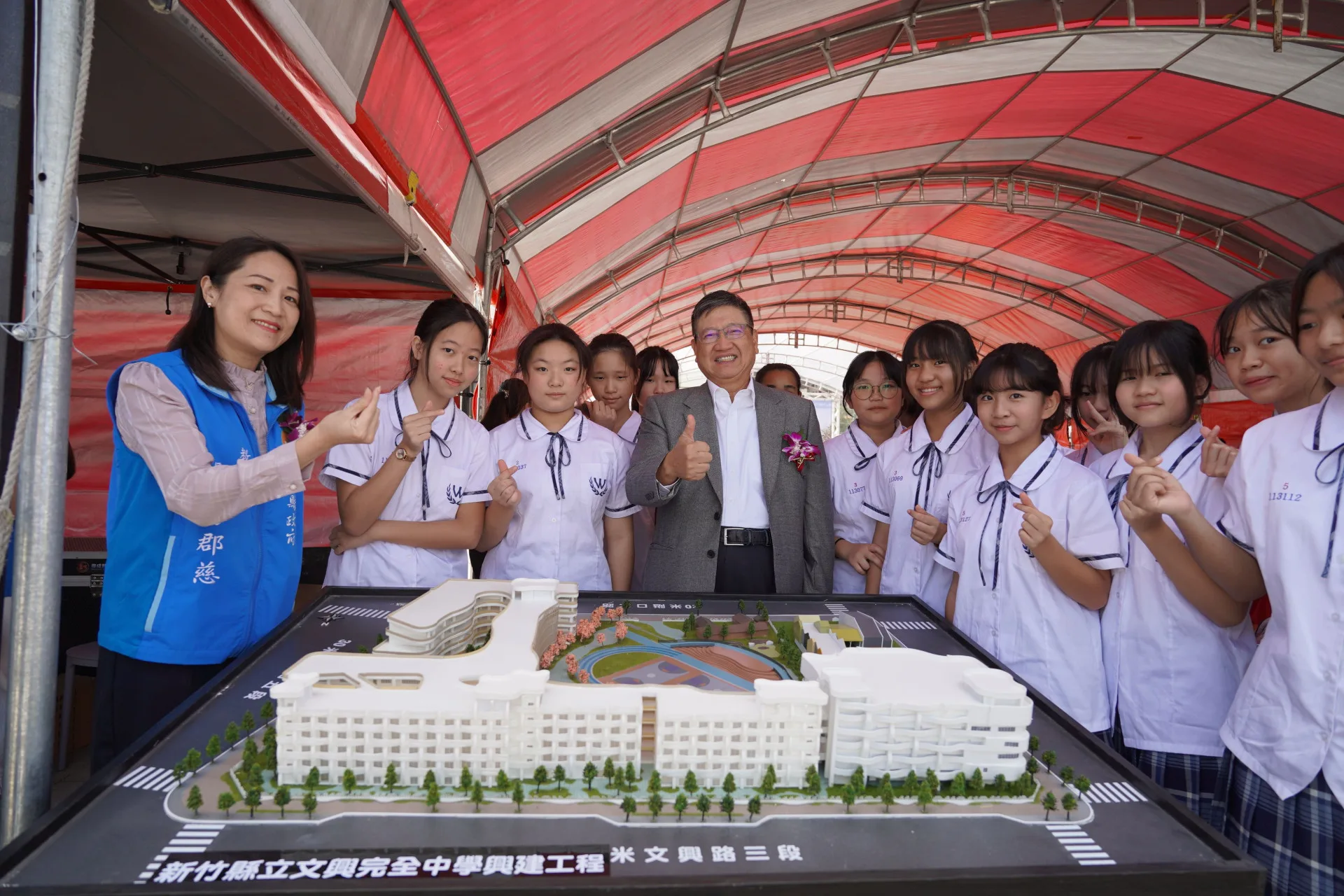 新竹縣立文興國中將改制為文興高中附設國民中學，斥資6.8億元新建的二期活動中心，今天（2日）開工。