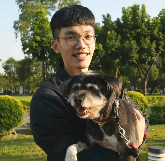 屏大學輔犬「毛毛」榮退　相識6年領犬員領養回家