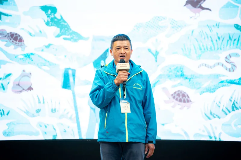 台中霧峰農友張政良（圖）分享參與生態給付，親眼見證瀕臨絕種野生動物食蛇龜重返田園的故事。林保署提供