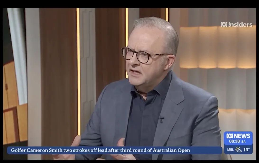 艾班尼斯提議,青少年可以開始一項新運動、學一種新樂器,或是閱讀擱在書架上很久的書。翻攝自Anthony Albanese X