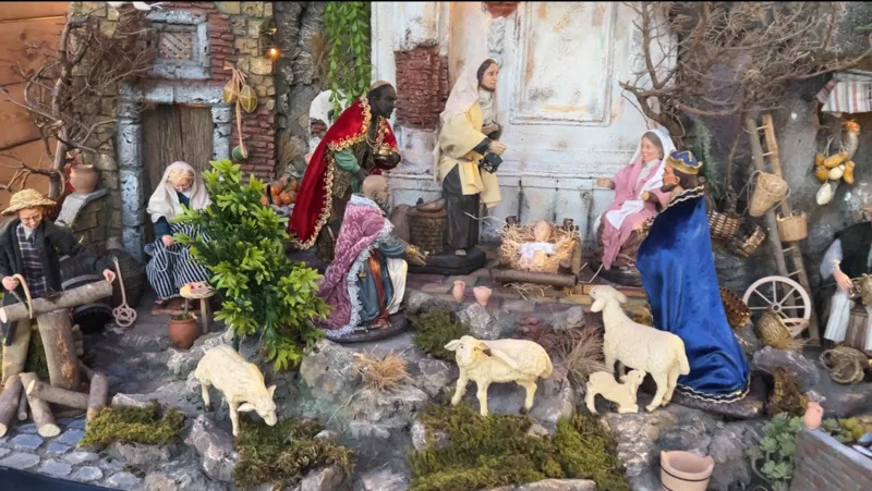 義大利最傳統常見的馬槽是寫實風格,細節精緻,特寫鏡頭下宛如穿越時空進入古代場景。中央社