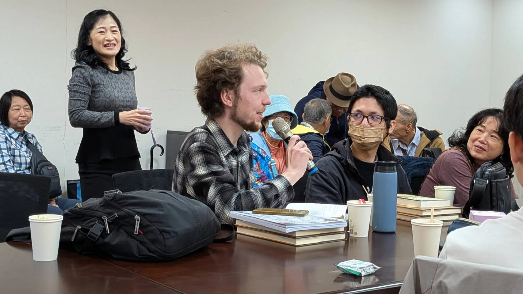 新書發表會現場來自荷蘭的學生。李宥妍攝