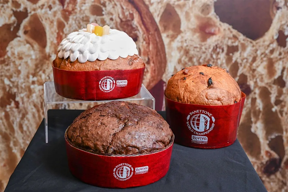 2025世界盃聖誕麵包大賽獲獎作品包括傳統經典米蘭(右一)、巧克力Panettone(左前)和創新Panettone 搭配義式冰淇淋 盤式甜點(左後)。慧強實業有限公司、I love Italy by Giovanna 提供