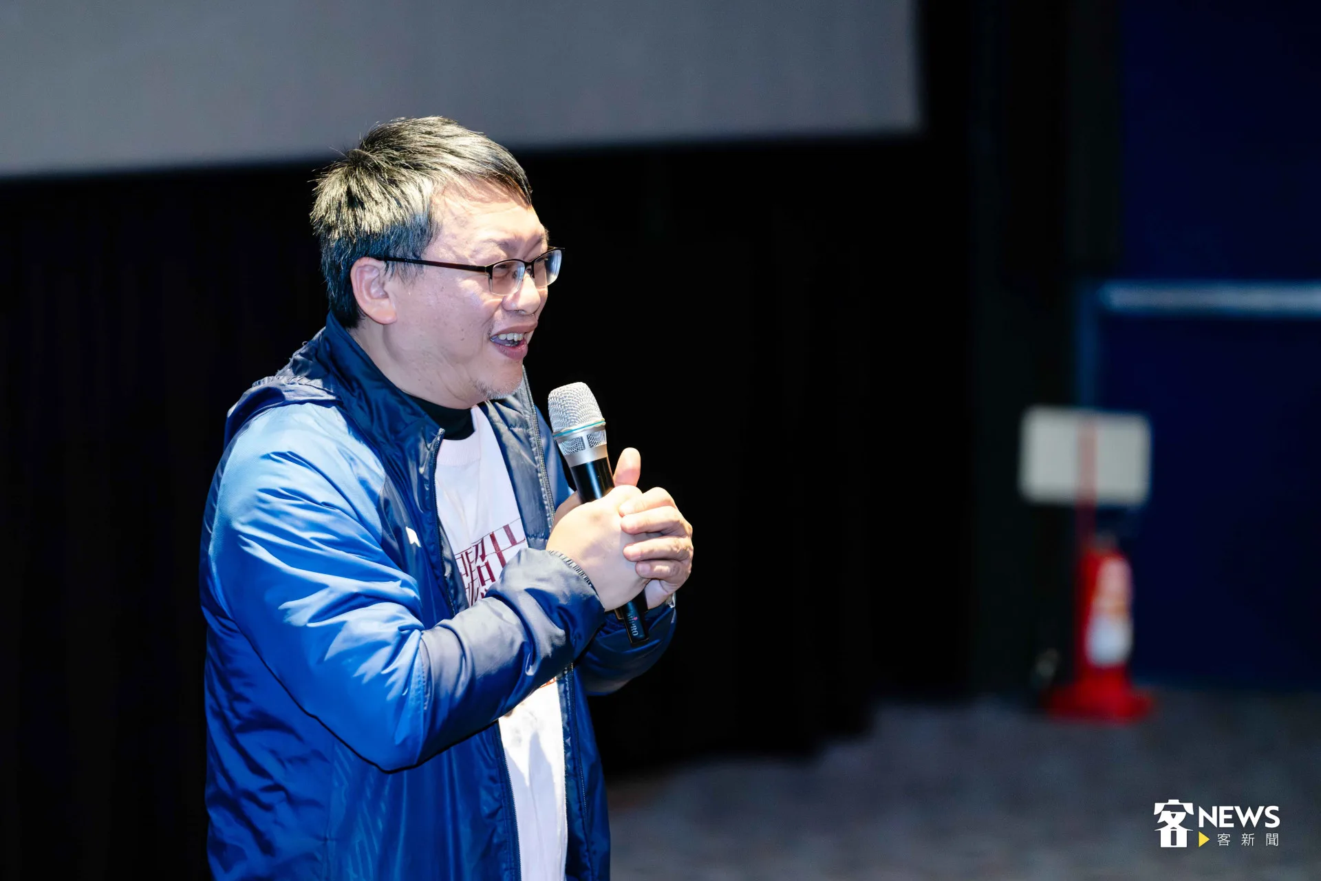 導演湯昇榮在映後分享，《那張照片裡的我們》劇本歷經數次推翻，耗時3年終於完成。朱愷元攝