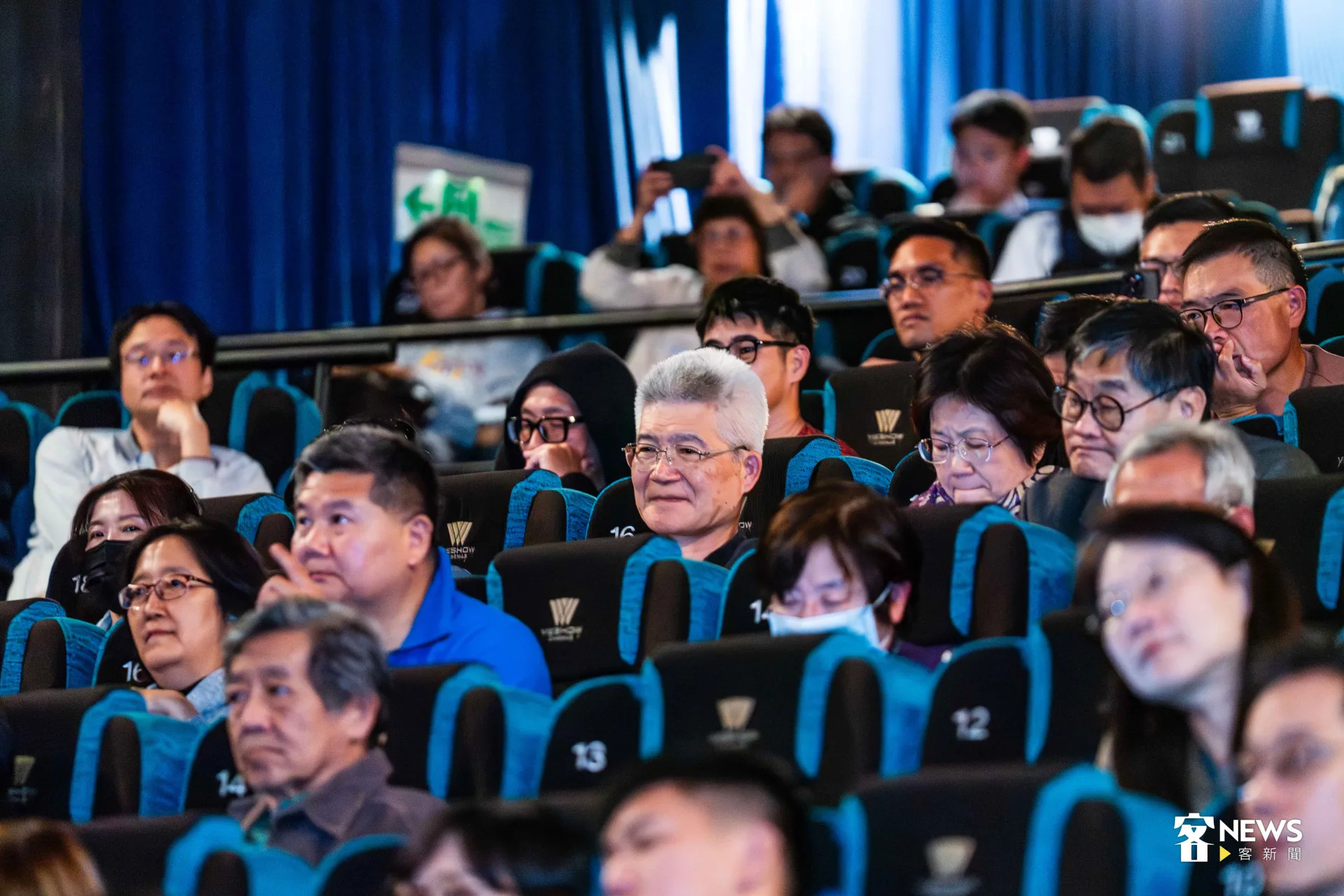 現場近300位觀眾到場觀影。朱愷元攝