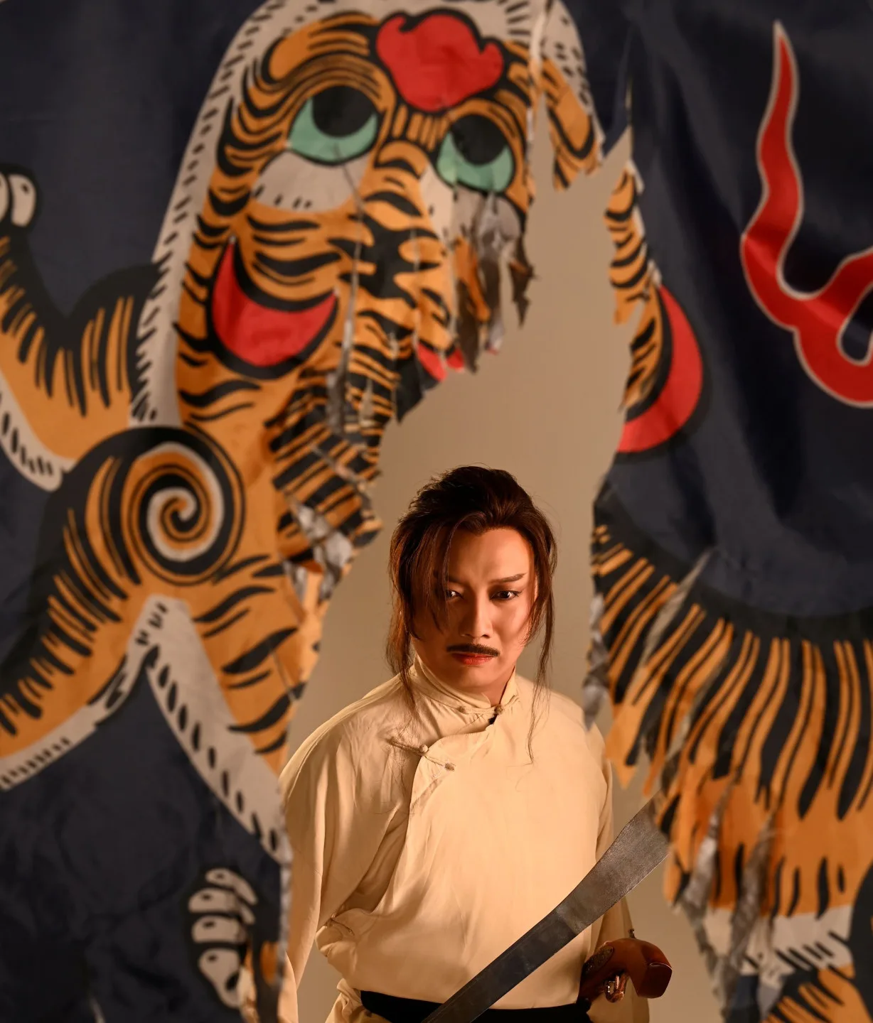 傳藝金曲獎得主蘇國慶飾演吳湯興。榮興客家採茶劇團提供