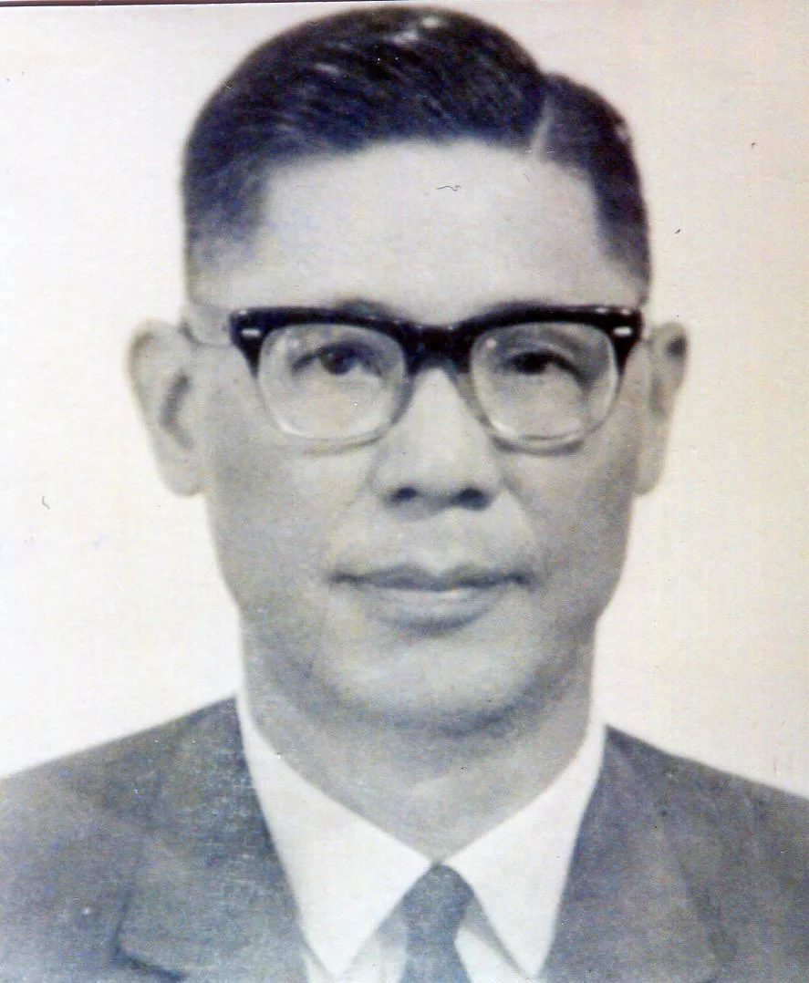 賴順生畢業於東京帝國大學教育系，曾任省立師範大學教授，也是大成中學創校校長，當選苗栗縣第一屆縣長後辭職。何來美翻攝