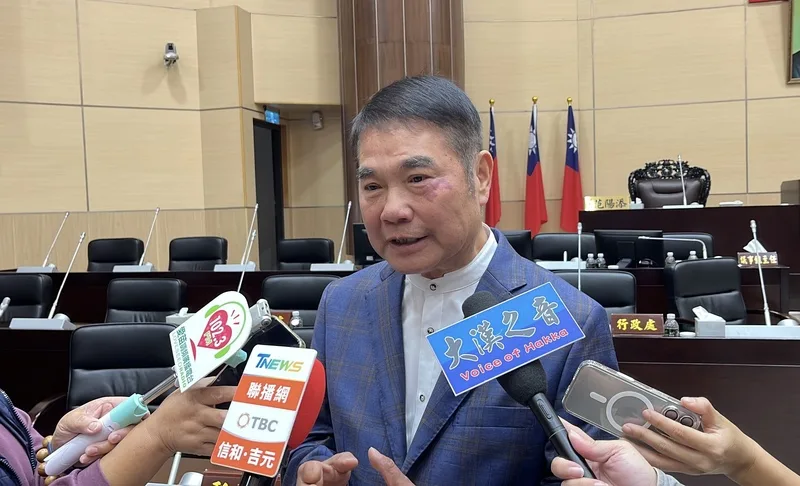 苗栗縣長鍾東錦（圖）19日在議會表示，將與北部頂大合作推實驗教育，利用鄰近高鐵站的新港高中預定地設工學院及附屬高中。中央社