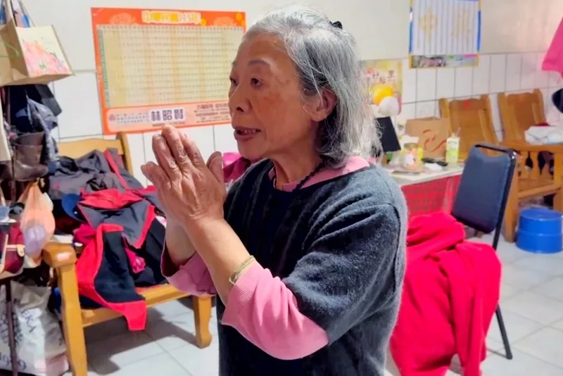 設籍桃園市的余家昶為制止嫌犯張文惡行遭殺傷死亡,余媽媽22日表示,余家昶救了很多人,她很安慰;但身為母親,失去兒子令她難過心都碎了。中央社