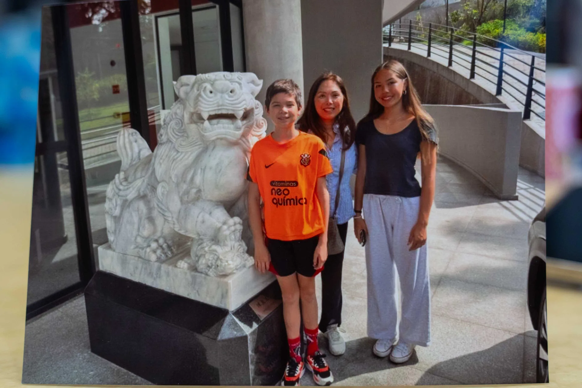 張永西一家，包括孩子、中法混血的外孫子女，都會講客語、唱客家歌曲。張永西提供