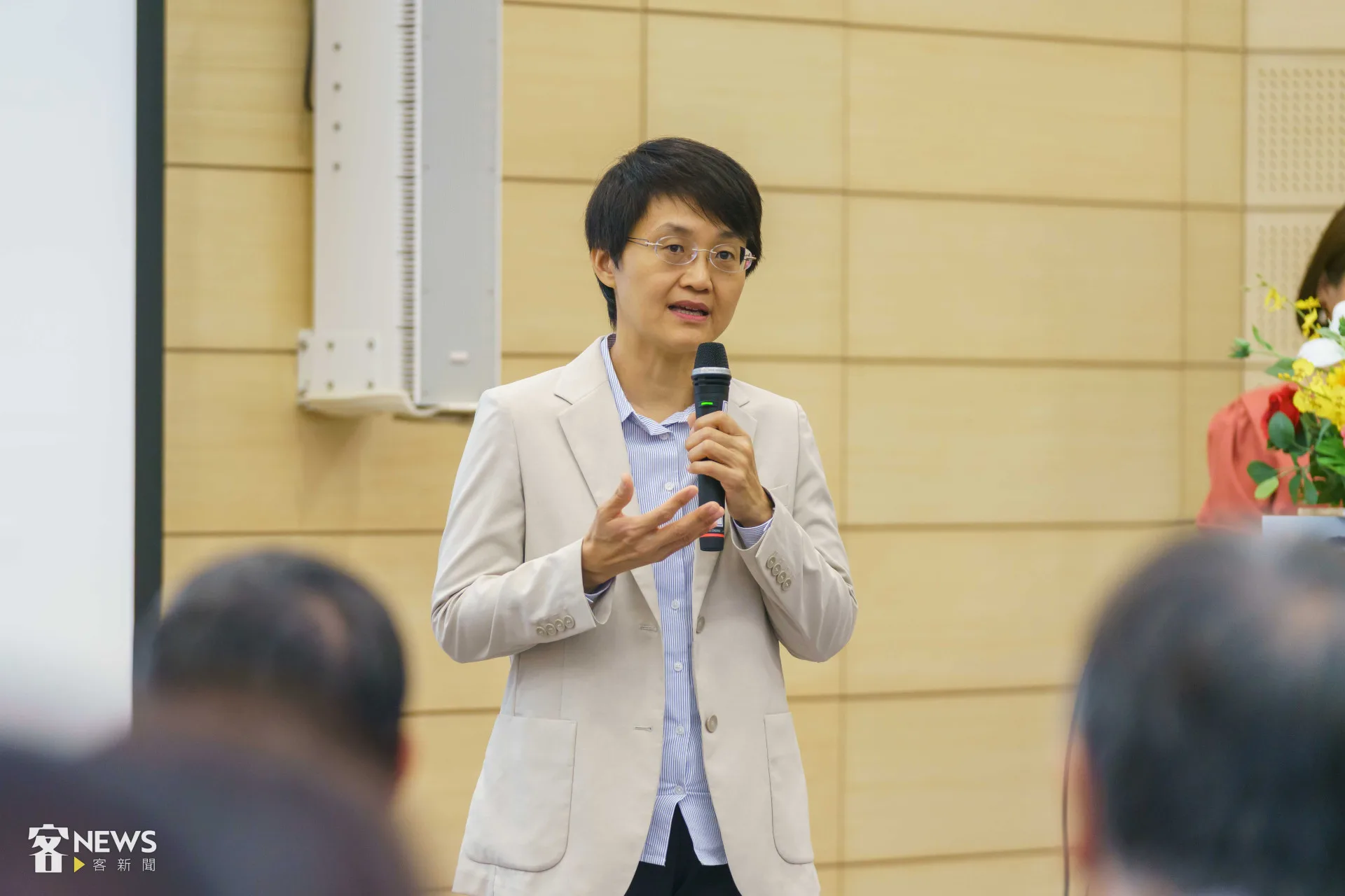 古秀妃說，從黃娟虛構的文學作品裡，可以看見社會真實現象、看到人性以及文學家的良知。李台源攝