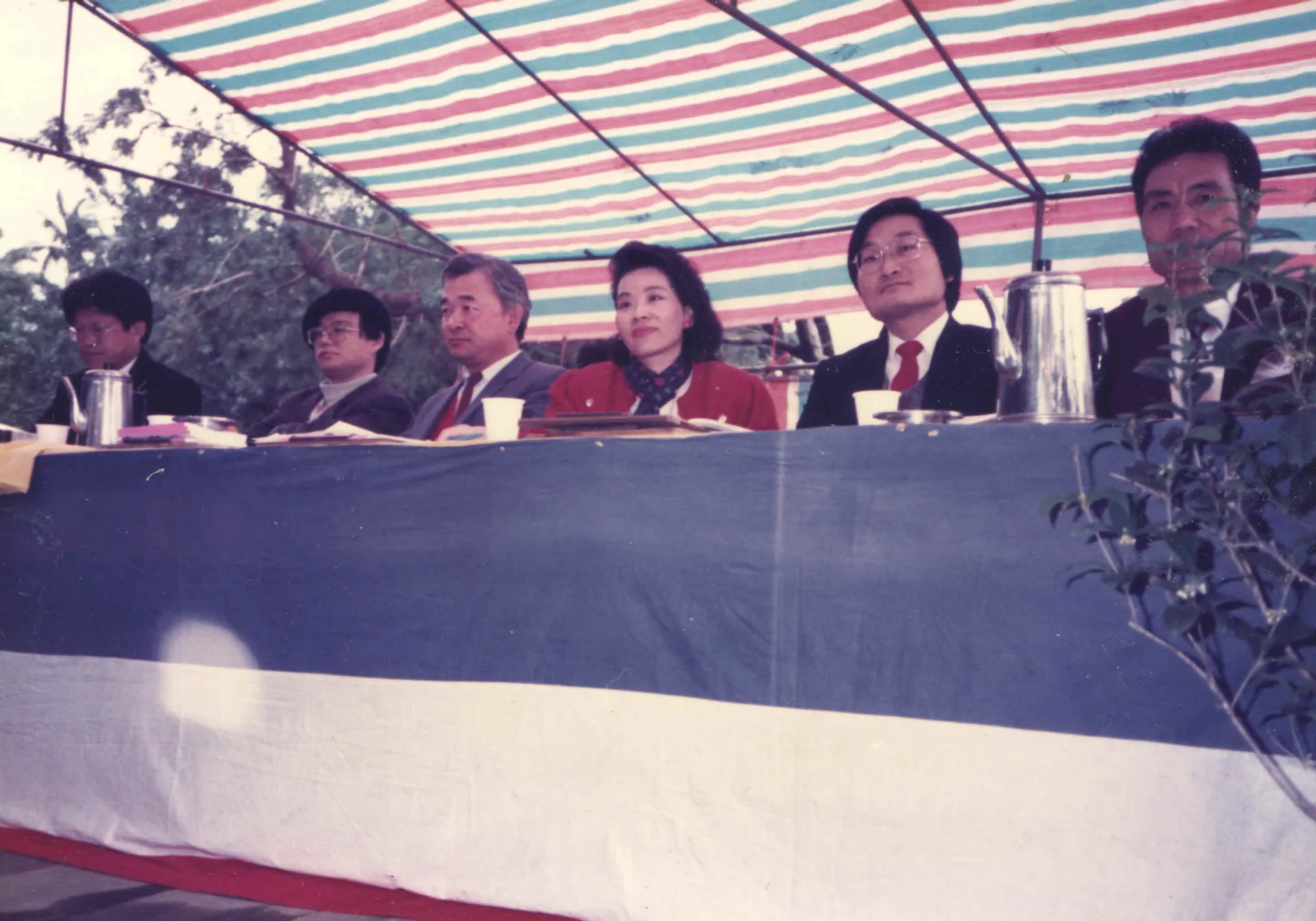 涂敏恆（左三）推廣客家歌，多次參與客家山歌比賽的評審工作。張致遠提供