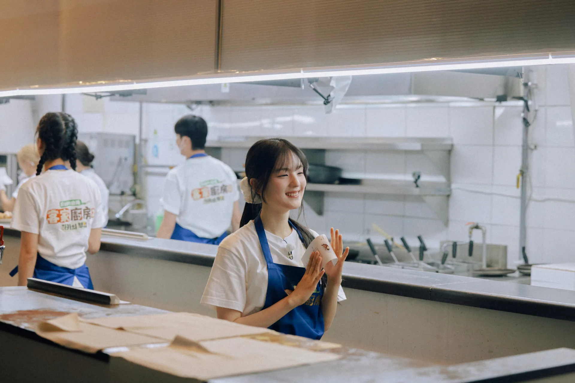 新人珪斌成為好幫手。客家電視台提供