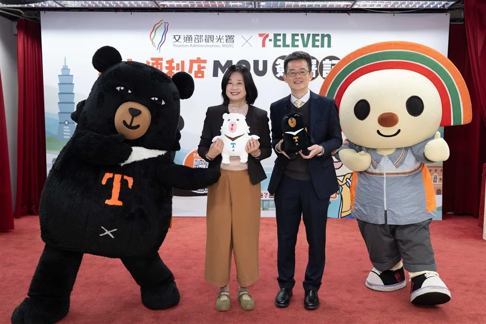 觀光署今（6）天宣布與統一超商（7-11）合作，從2月6日起全台7-11將分階段化身為「旅遊服務站」。觀光署提供