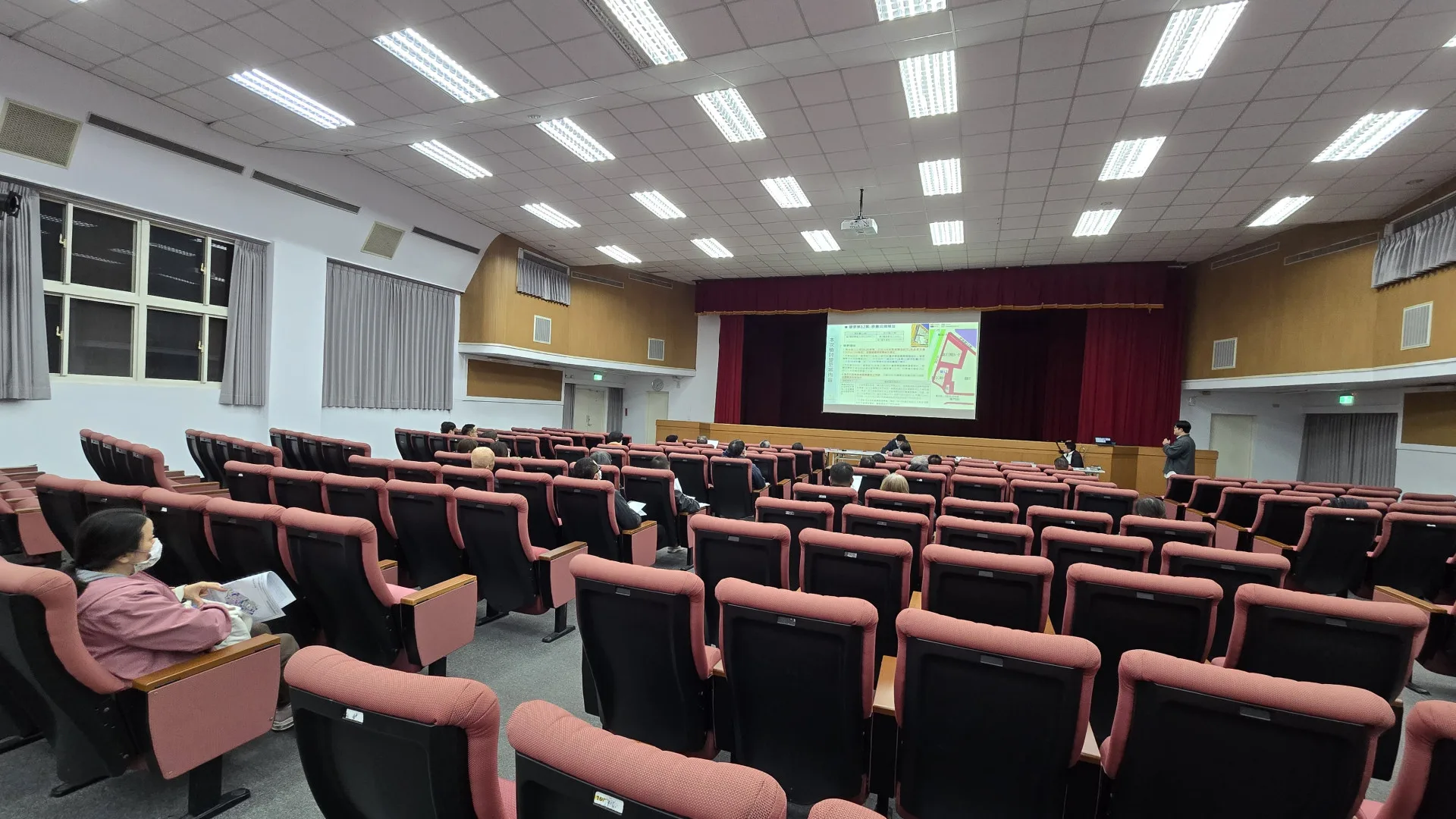 新竹市政府辦理「變更新竹市都市計畫（新竹〔含香山〕市中心地區細部計畫）第一次通盤檢討（含都市計畫圖重製檢討）」及其「配合變更主要計畫」等2案說明會。