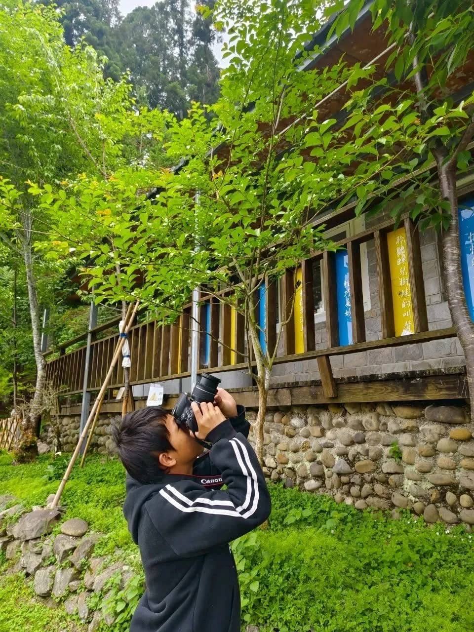 新光國小學生參與藝術課程,在實作與展演中累積學習成果。竹縣府提供