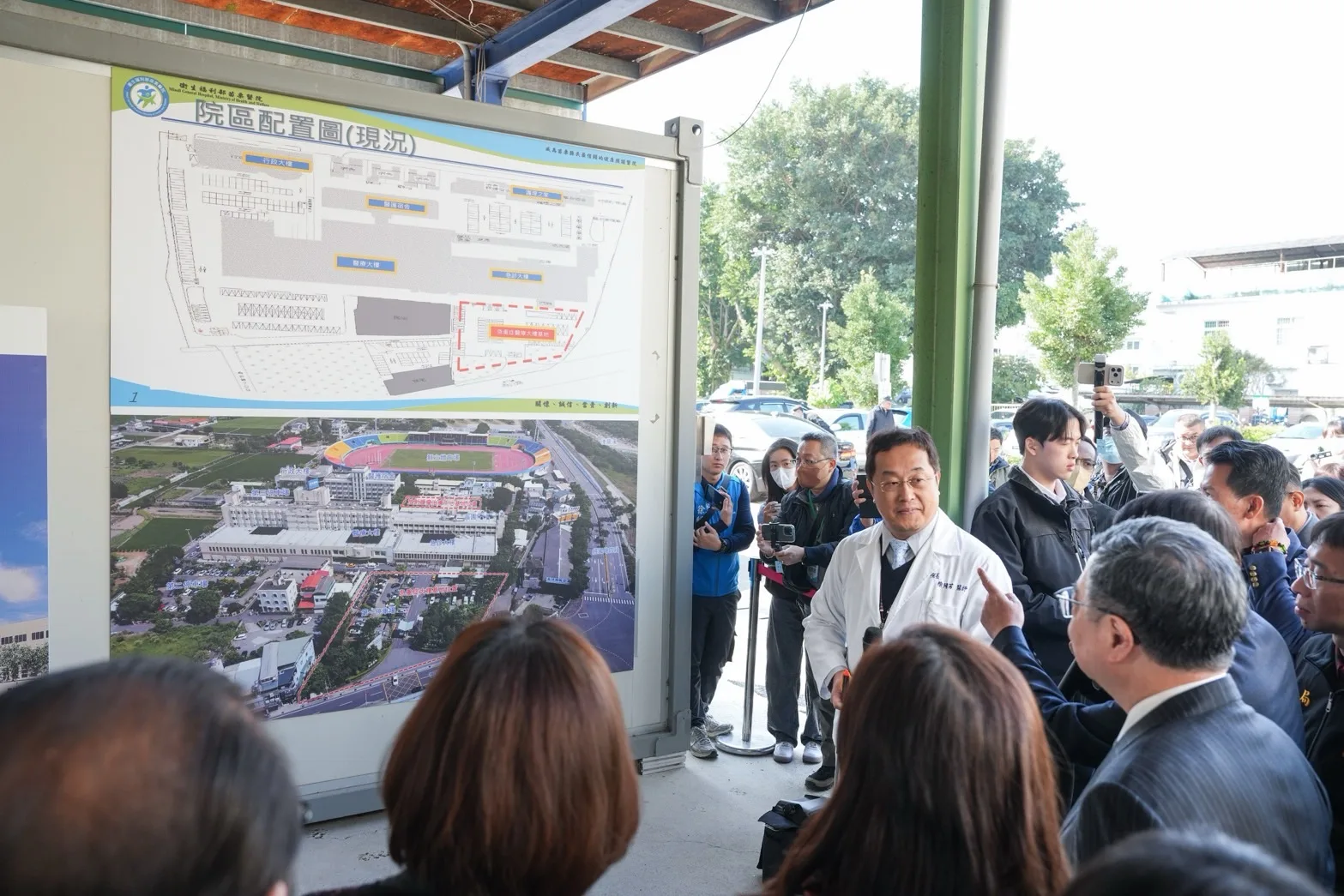 急重症醫療大樓為地上7層、地下2層建築,總樓地板面積約4720坪。行政院提供