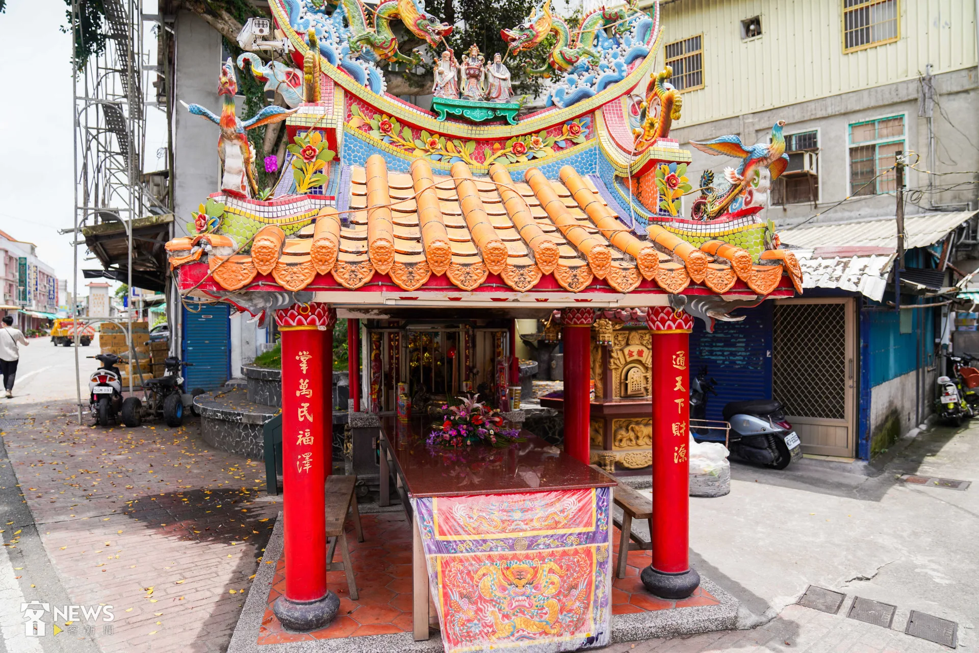 榕樹下旁的伯公廟，在富里居民心目中擁有重要的地位。資料照，范修語攝