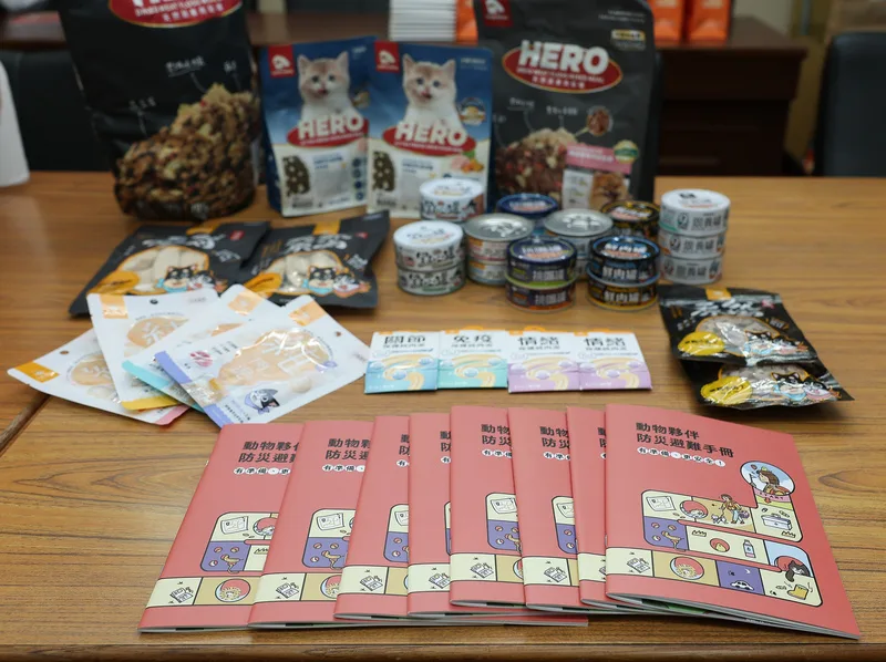 《動物夥伴防災避災手冊》今天（16日）發布，盼一般大眾除了學習自身和親友照護技能，也能充實災時照顧動物的應變知識。中央社