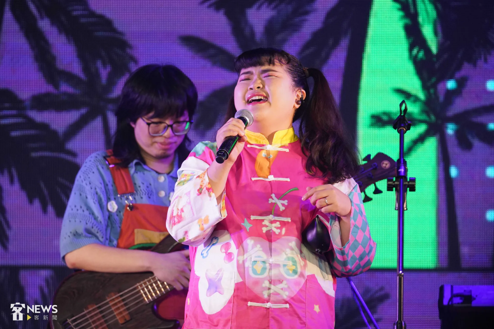 A Root同根生以傳統樂器融合現代元素，曾獲得全球客家流行音樂大賽第一屆冠軍，今天擔任決賽開場表演嘉賓。李台源攝