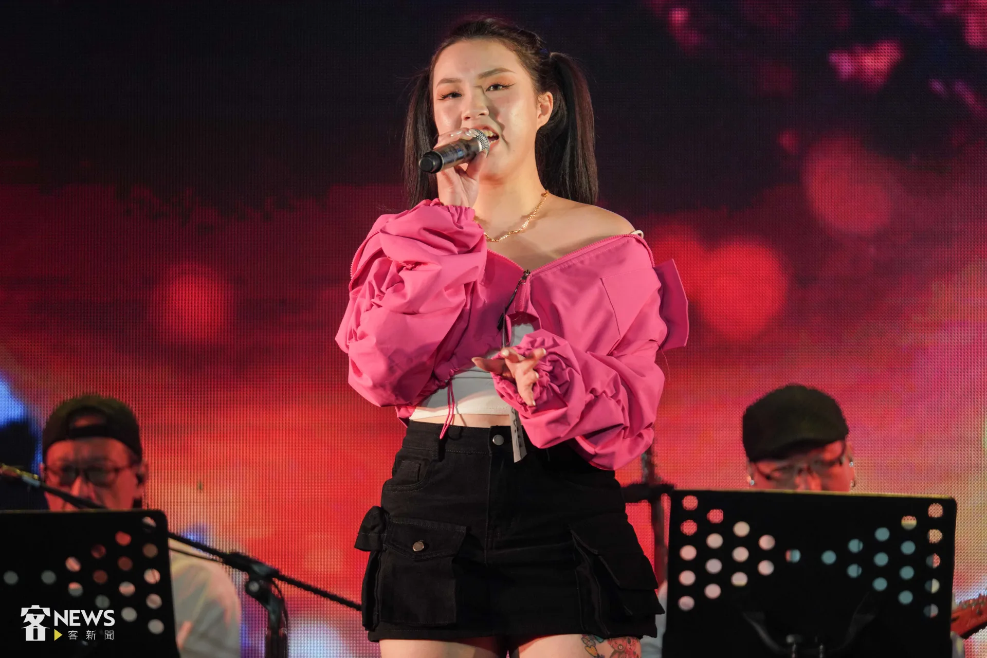 蕭郁蓁奪下歌唱組冠軍，特別的是，他來自澎湖，並非客家人。李台源攝