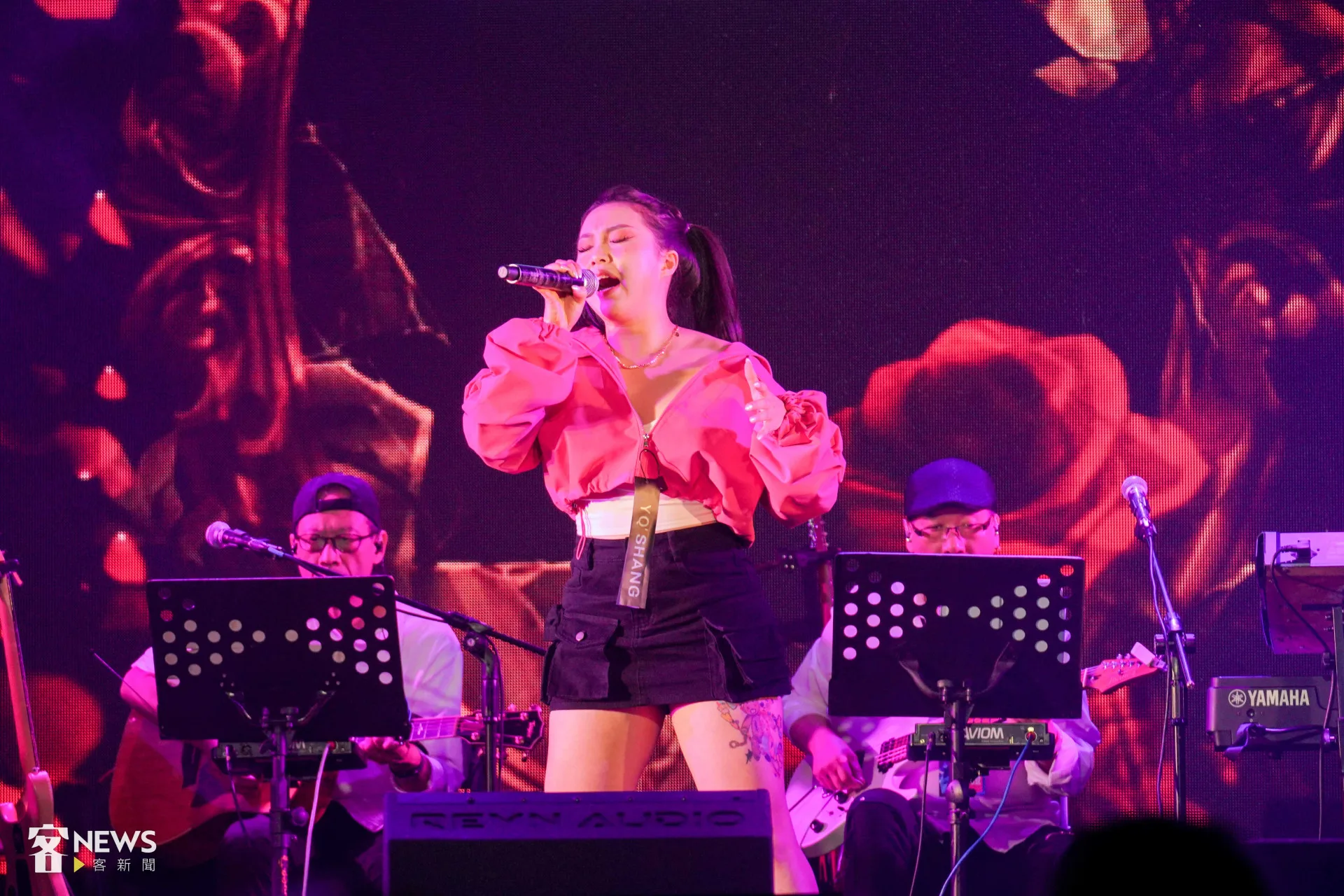 蕭郁蓁奪下歌唱組冠軍，特別的是，他來自澎湖，並非客家人。李台源攝