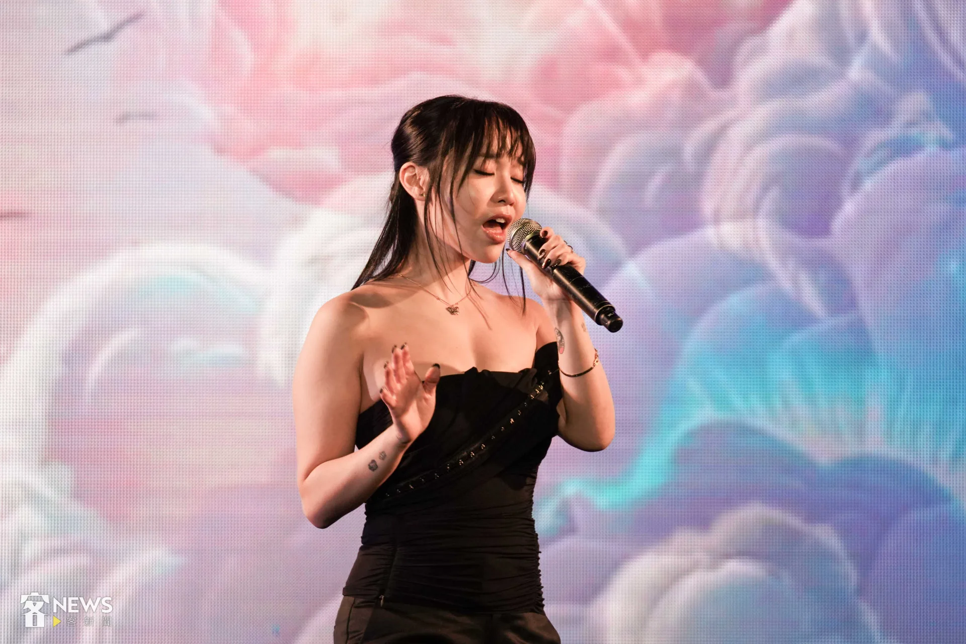 陳芳語擔任決賽表演嘉賓，演唱經典歌曲〈愛你〉與比賽代言歌曲〈擁抱自己〉。李台源攝