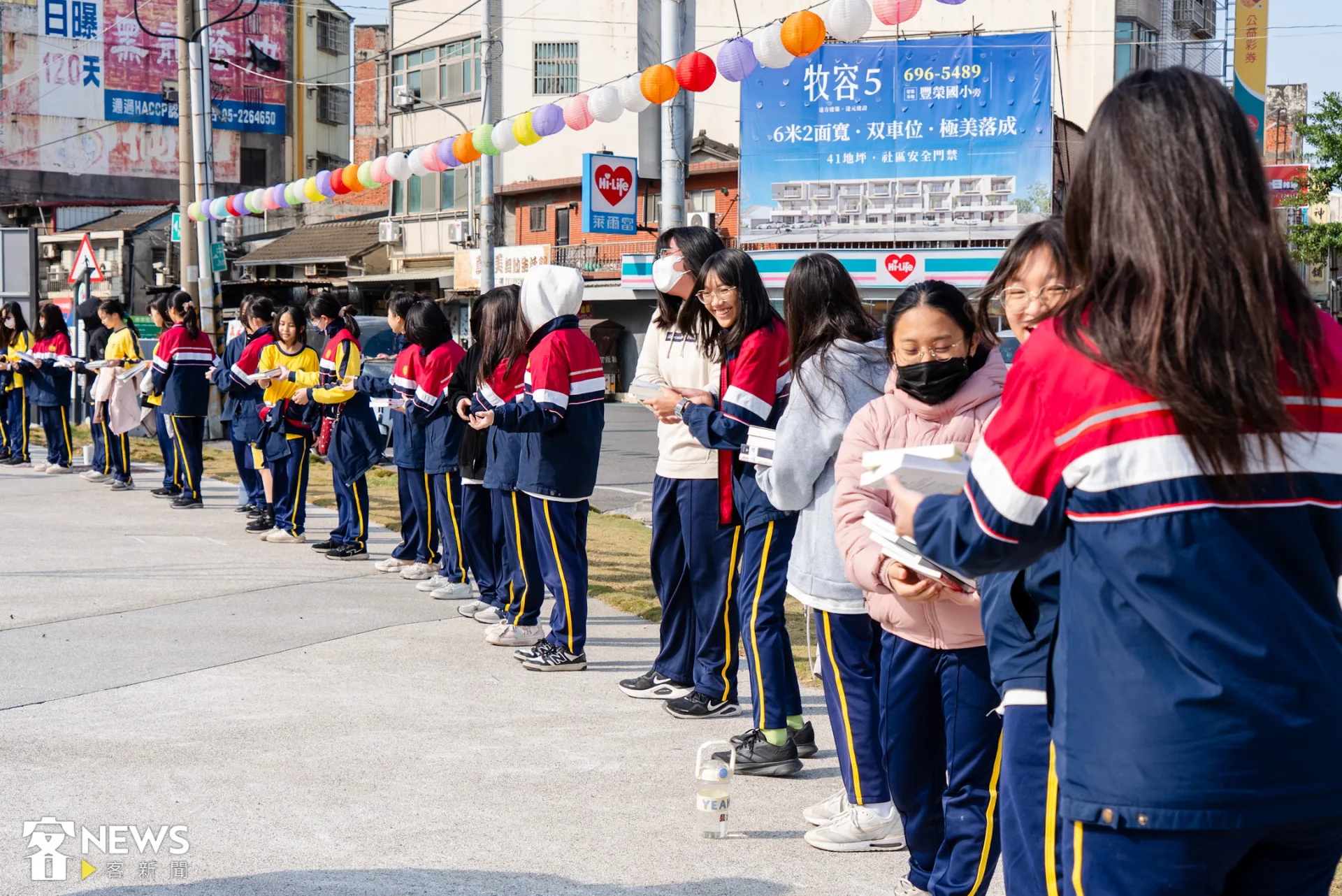 中段傳書點，位於崙背信仰中心奉天宮的旁的停車場空地，是由崙背國中的少年人接手。朱愷元攝