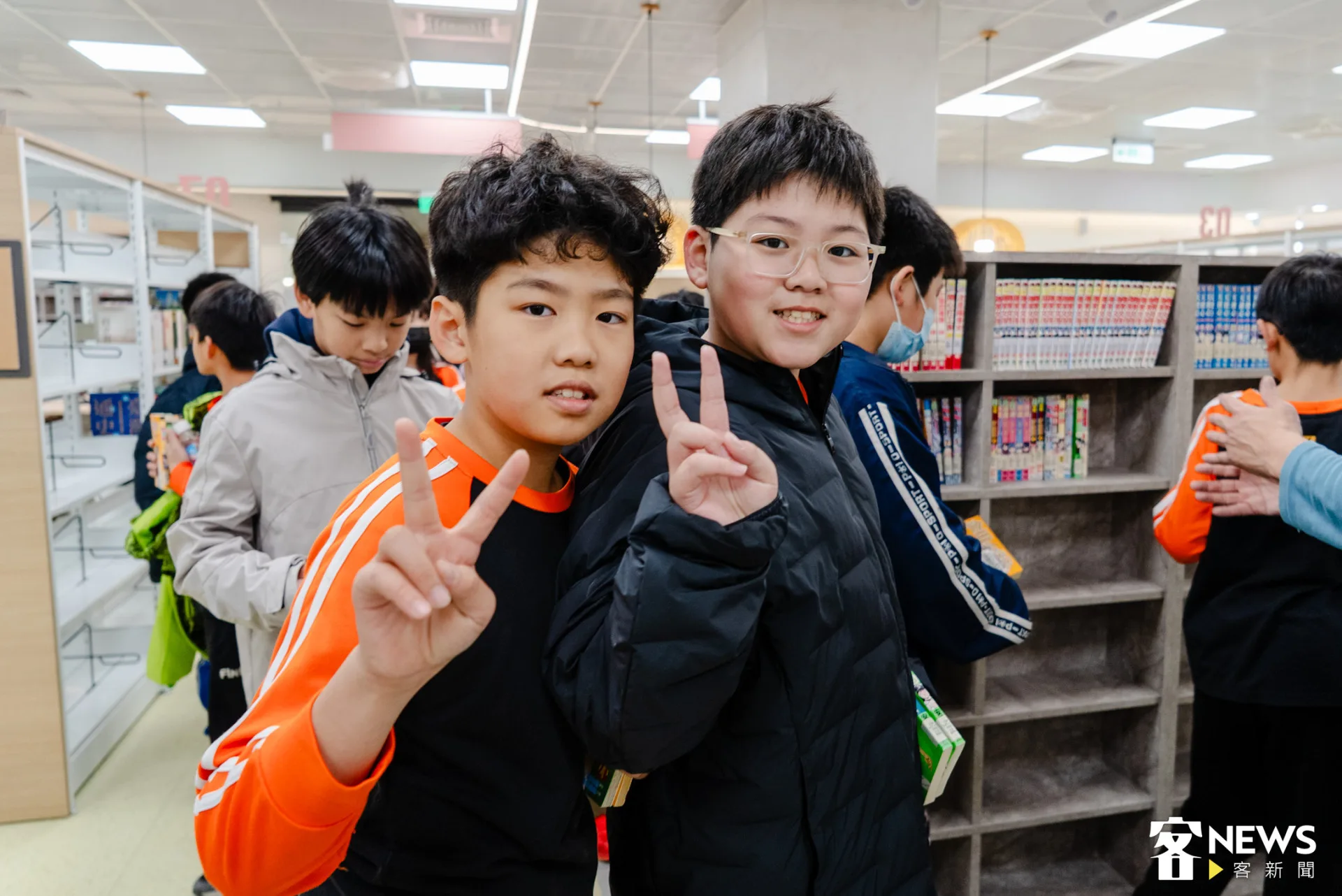 崙背國小同學對於有新的圖書館都感到十分興奮、開心。朱愷元攝