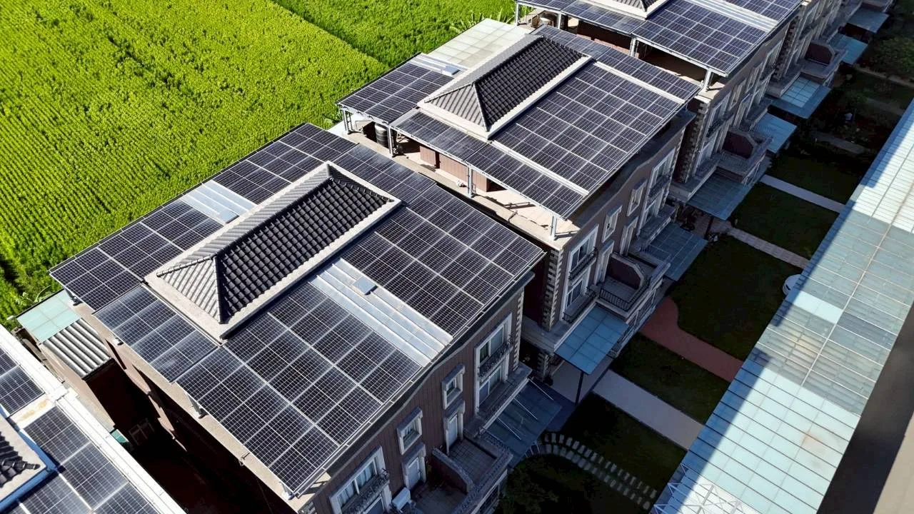 新埔屋頂光電。新竹縣政府提供