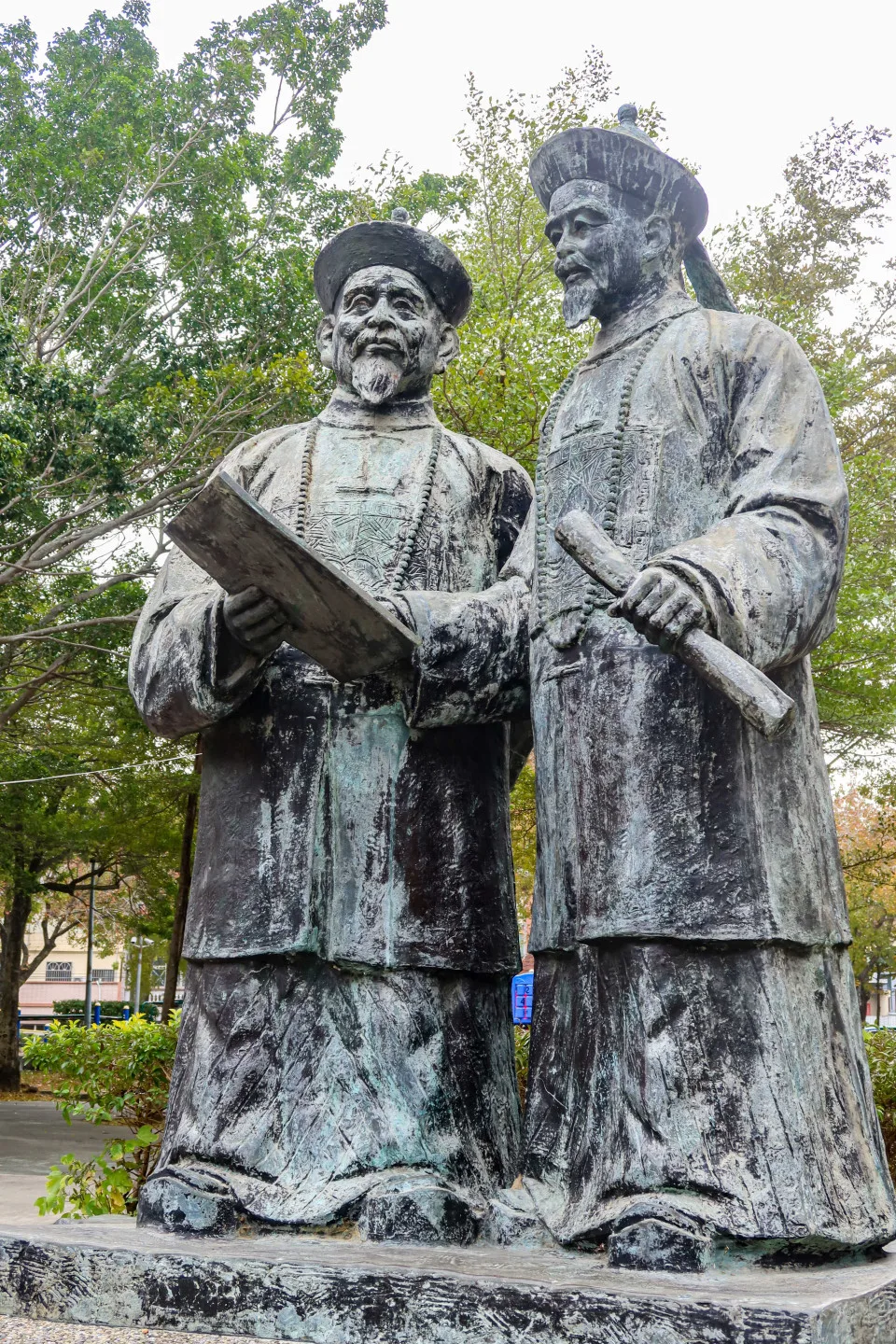 張達京與潘敦仔是清朝雍正、乾隆年間開發台中盆地的拓墾先賢，豐原區豐圳公園恭塑有兩人塑像，供後人緬懷。何來美攝