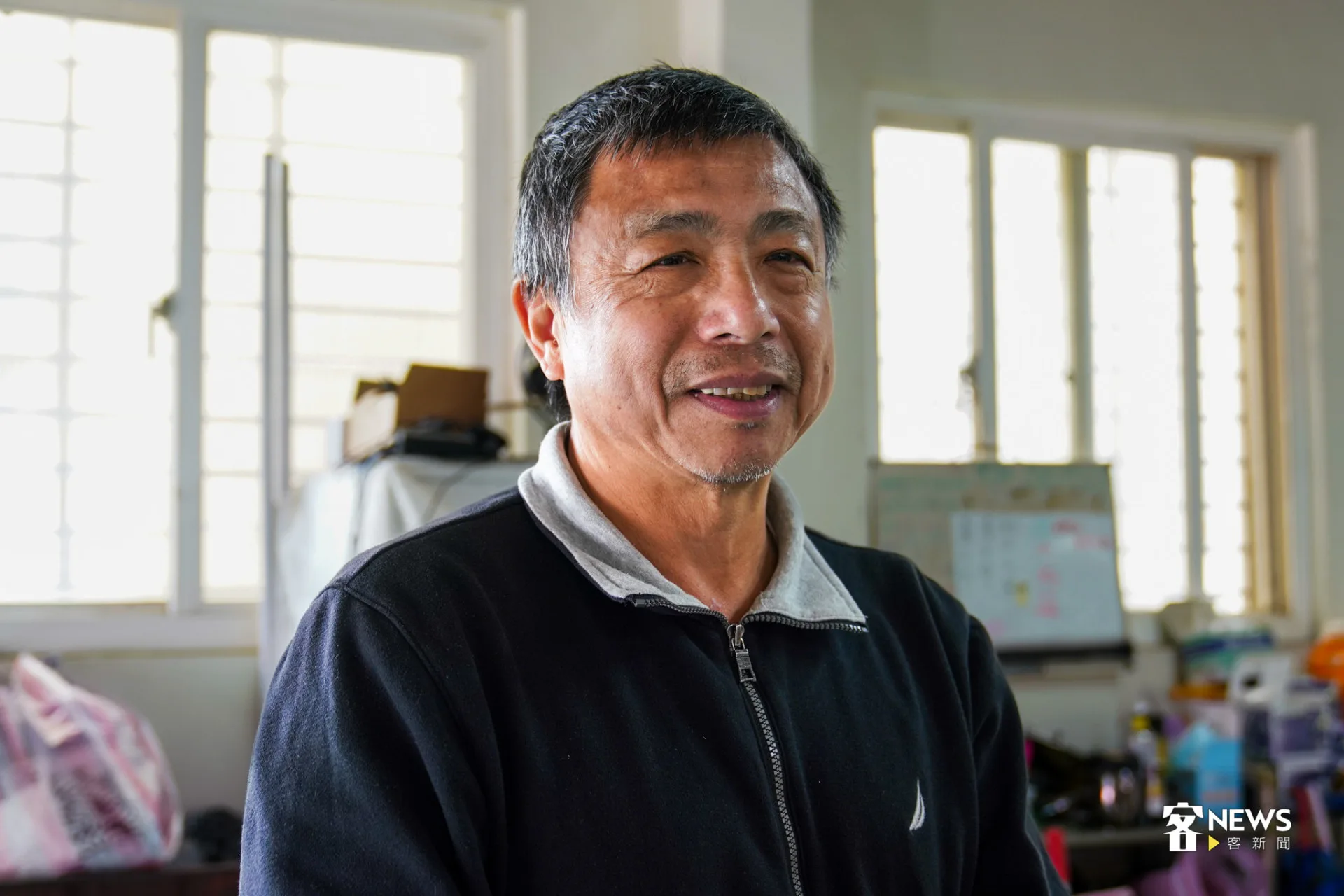 中原大學體育組長蔡宗憲盛讚竹魚水產的烏魚子,不那麼鹹、魚子中心有點Q。蔡依璇攝