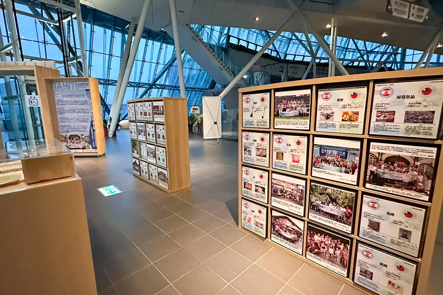 苗栗高中與客發中心合作「海洋彼方的客庄」特展。黃琇苓提供