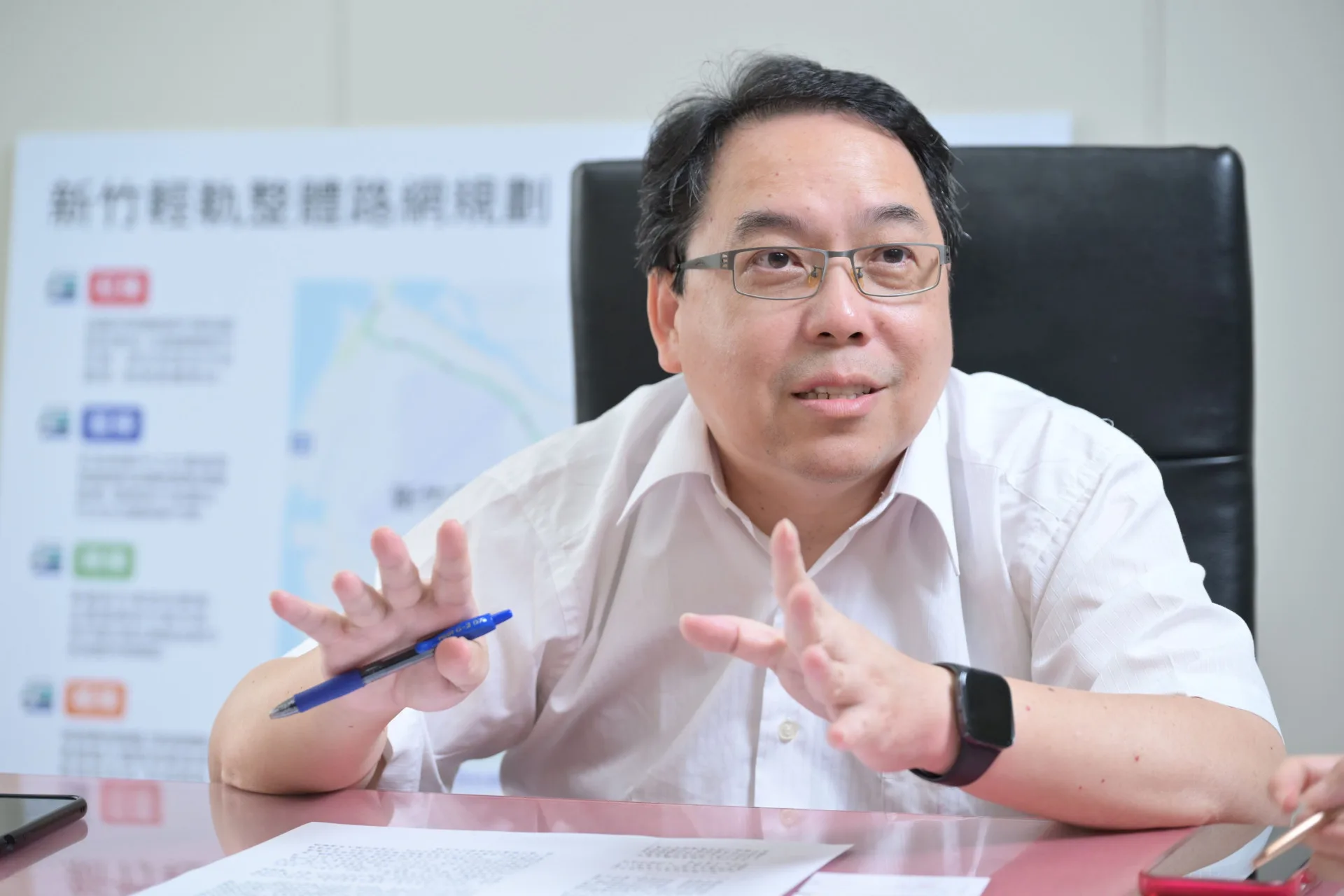 竹縣府產業發展處長由原交通處長陳盈州接任。