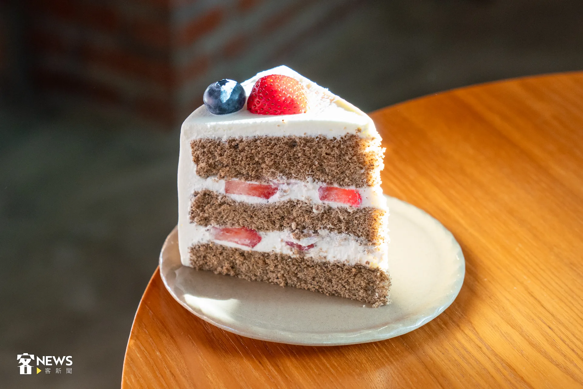 看似低調的草莓戚風蛋糕,草莓份量十足。洪藝晅攝