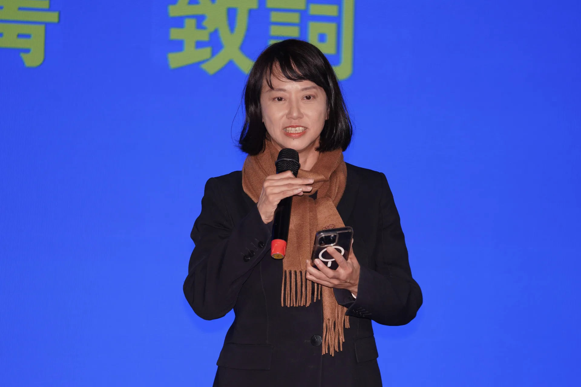 鏡文學執行總編輯張惠菁直言，即便無法完全理解客語，也能感受到語言的韻律與表達之美，非常適合大眾閱讀。李台源攝