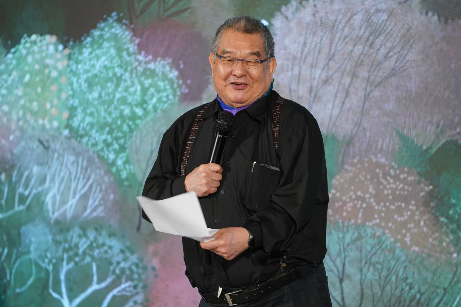 吳鳴將《豐田歲時記》比作一本「後生的台灣史」，並透露未來想以客家話書寫客家菜。李台源攝