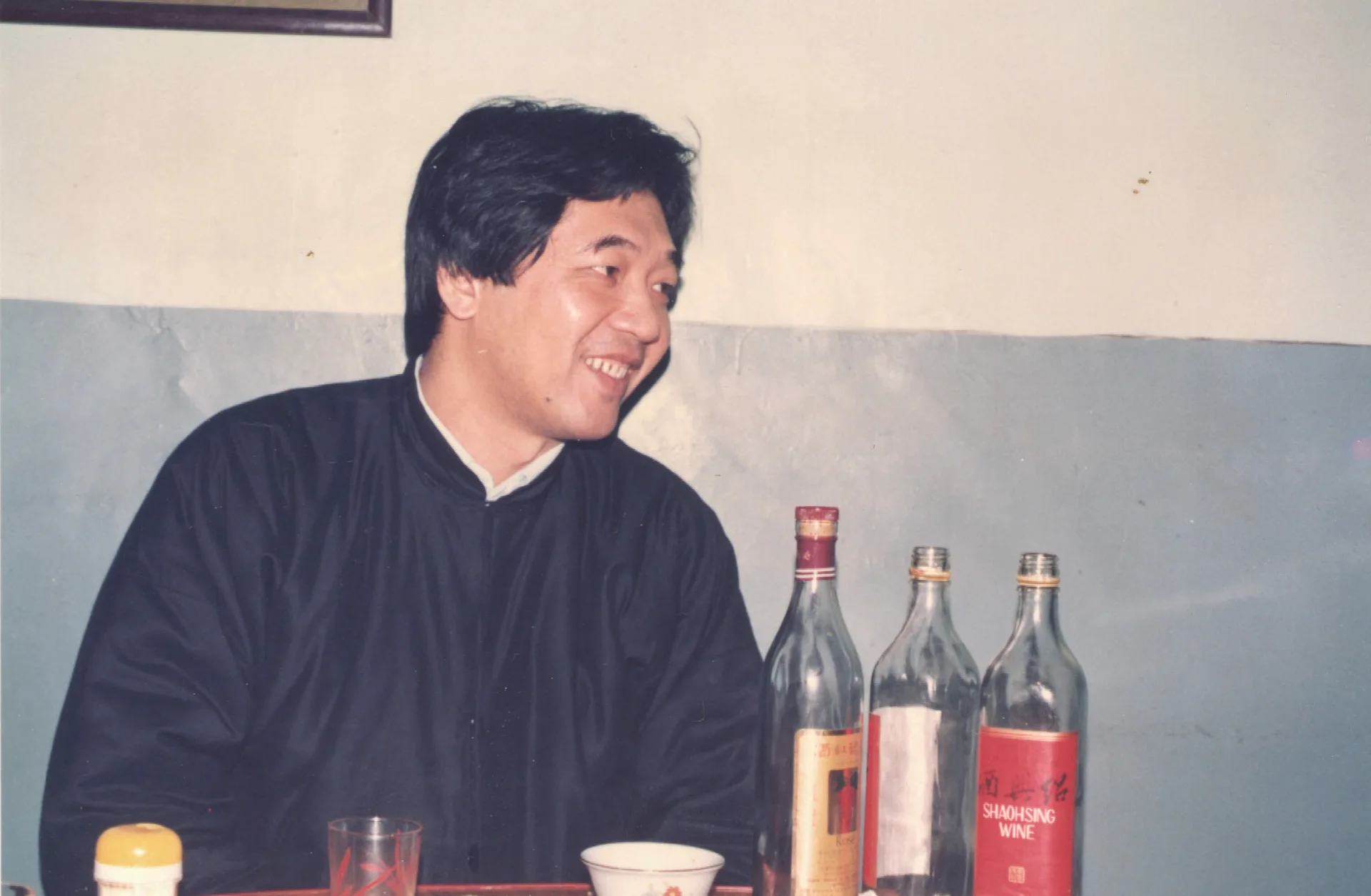 陳文和從台北到竹東，加上黃文淵與我。三個人天南地北，談政治、談選舉、談客家運動，也談勞工與農民的處境。1988，竹東，楊國鑫攝