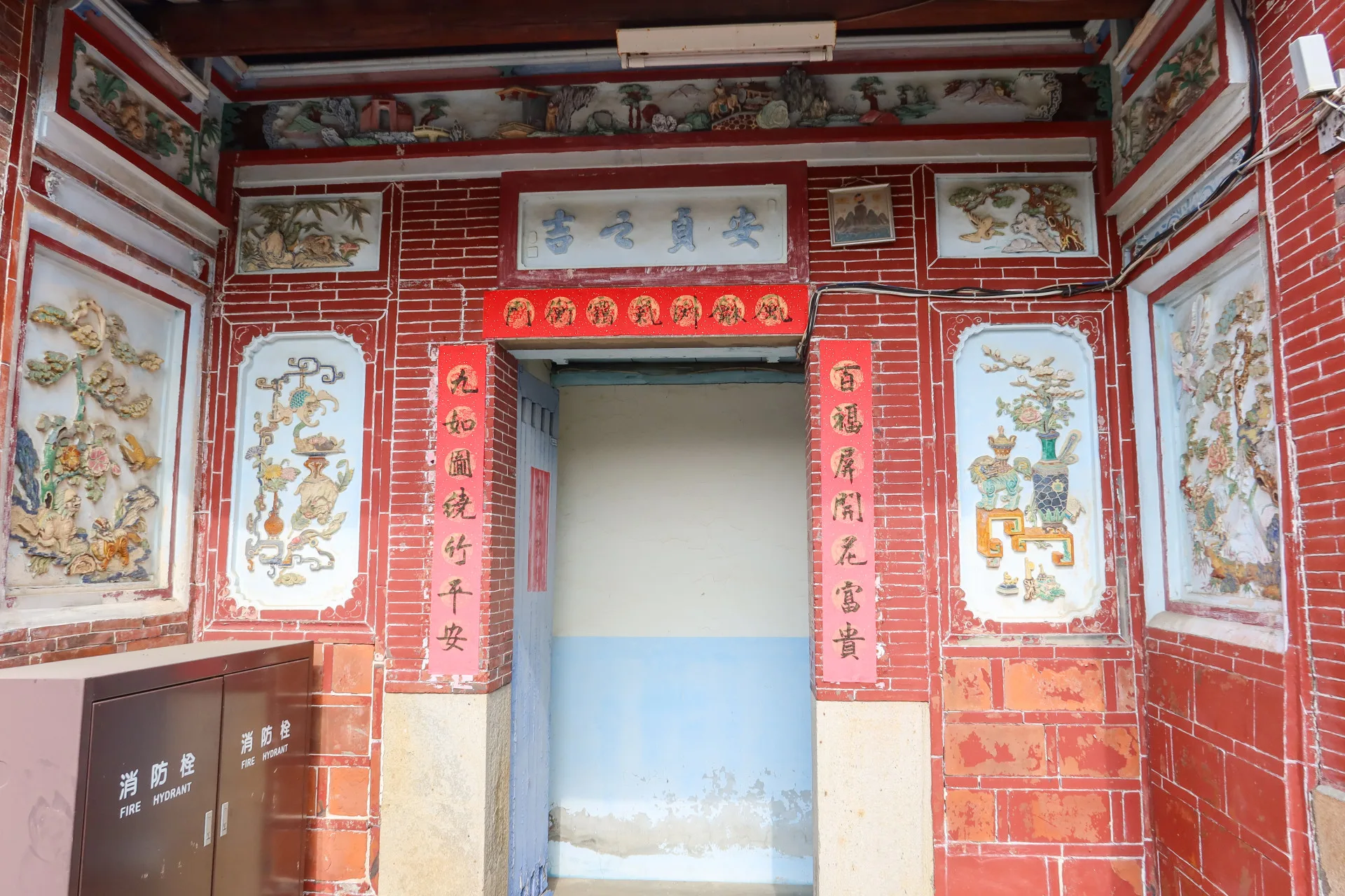 豐原「萬選居」的交趾陶壁飾，非常典雅。何來美攝