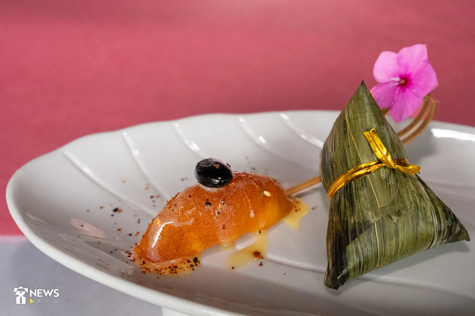 奶油柿餅捲捲起的尾端宛如小老鼠的尾巴,又像金元寶般喜慶。洪藝晅攝