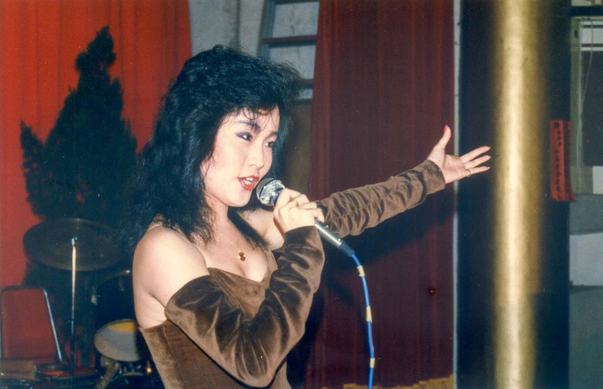 1987年由吳盛智好友涂敏恆協助完成發表的遺作，〈愛你在心中〉、〈初戀印象〉與〈此愛綿綿〉由魏海珊主唱，四海唱片公司發行。1988，台北中泰賓館，楊國鑫攝