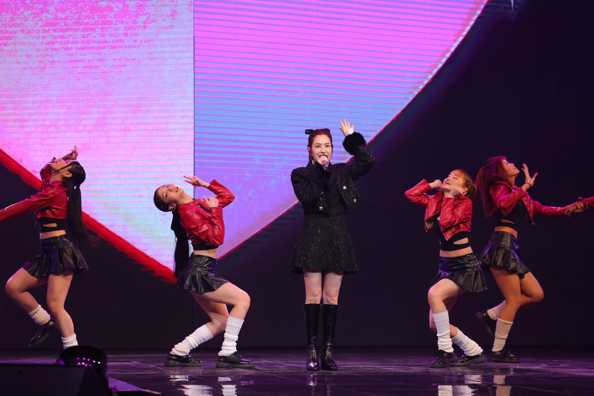 徐懷鈺Yuki登文總《WE ARE 我們的除夕夜》國際共演。文總提供