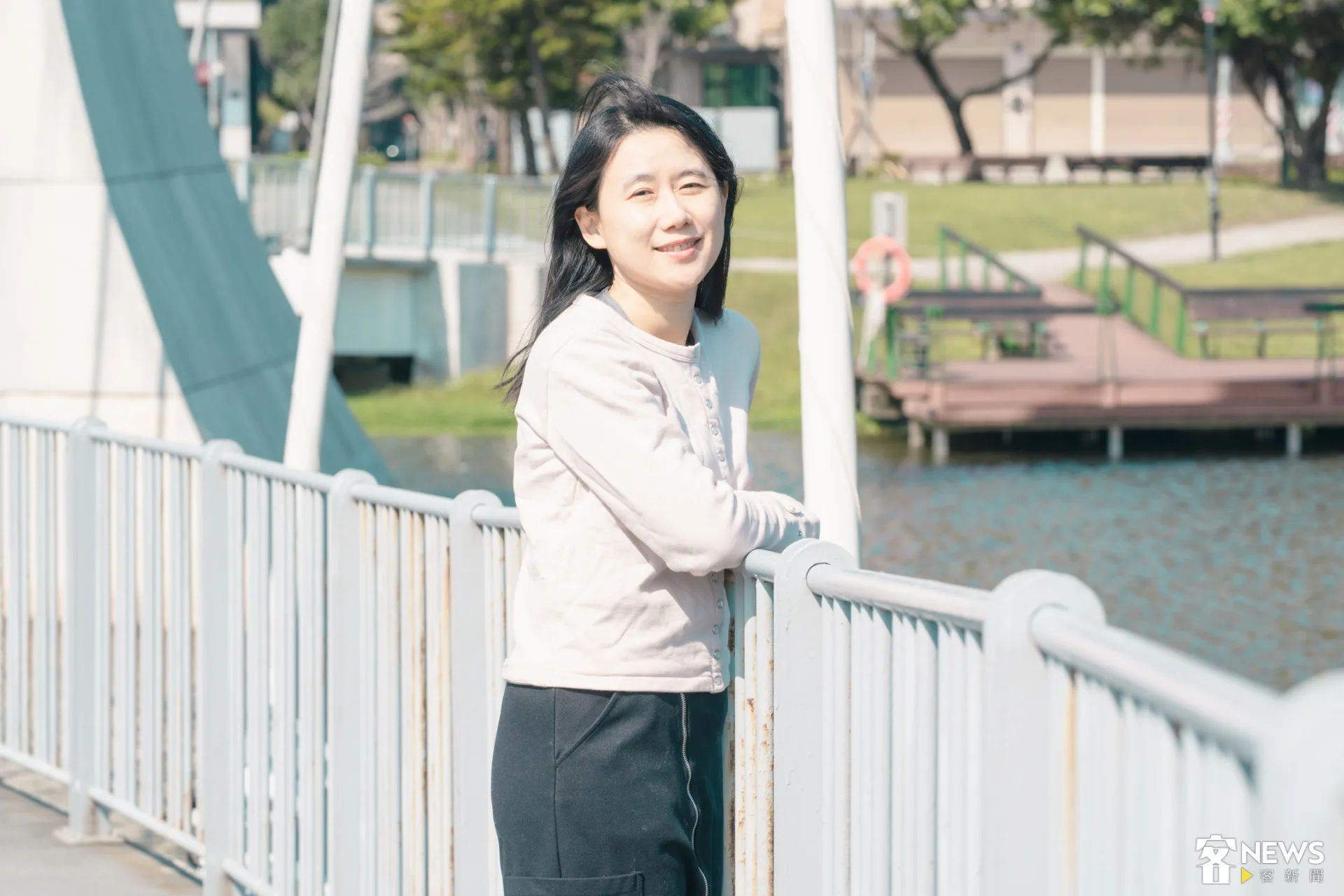 《覓蜆仔》27個章節中，張郅忻印象最深刻的是〈祖塔的規矩〉與〈社會住宅〉這兩篇。朱愷元攝