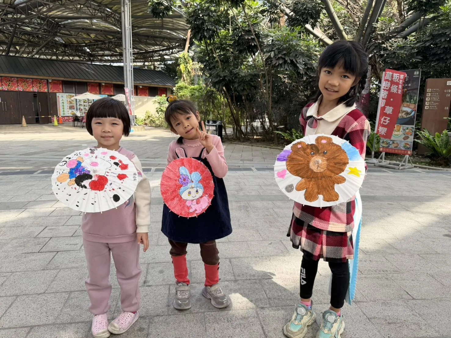 2026六堆新年福，小朋友展現DIY成果。