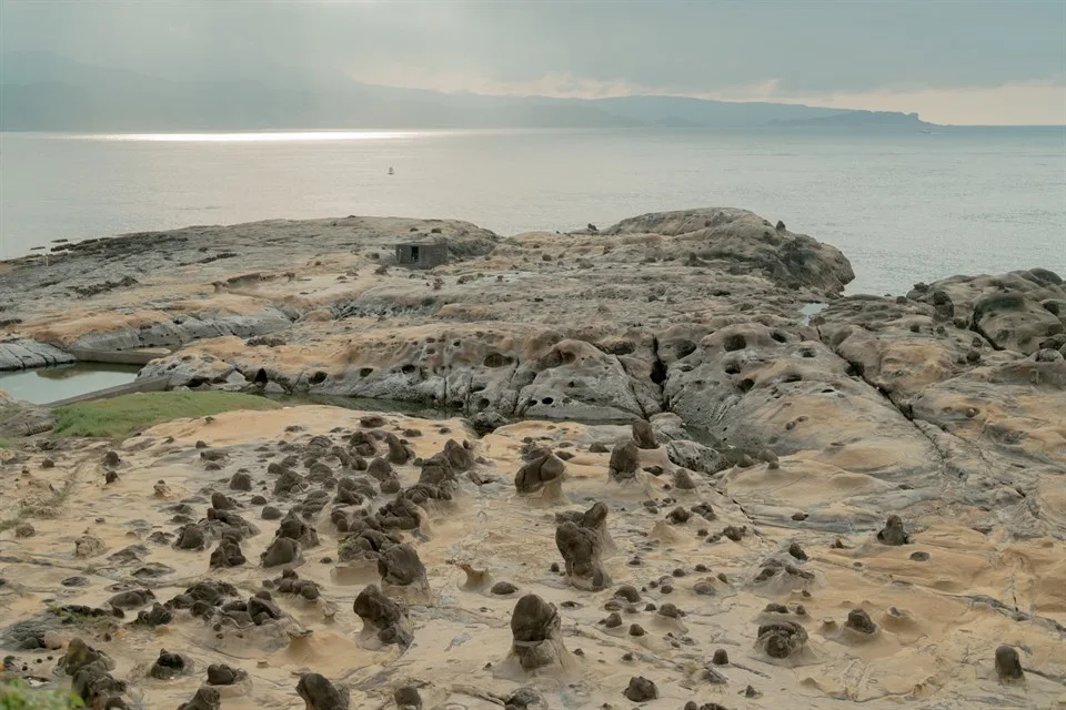 基隆人展現海派熱情，將這片世界級的遼闊海景與地景面貌，作為招待外地親友最驕傲的禮物。圖片來源：和平島地質公園
