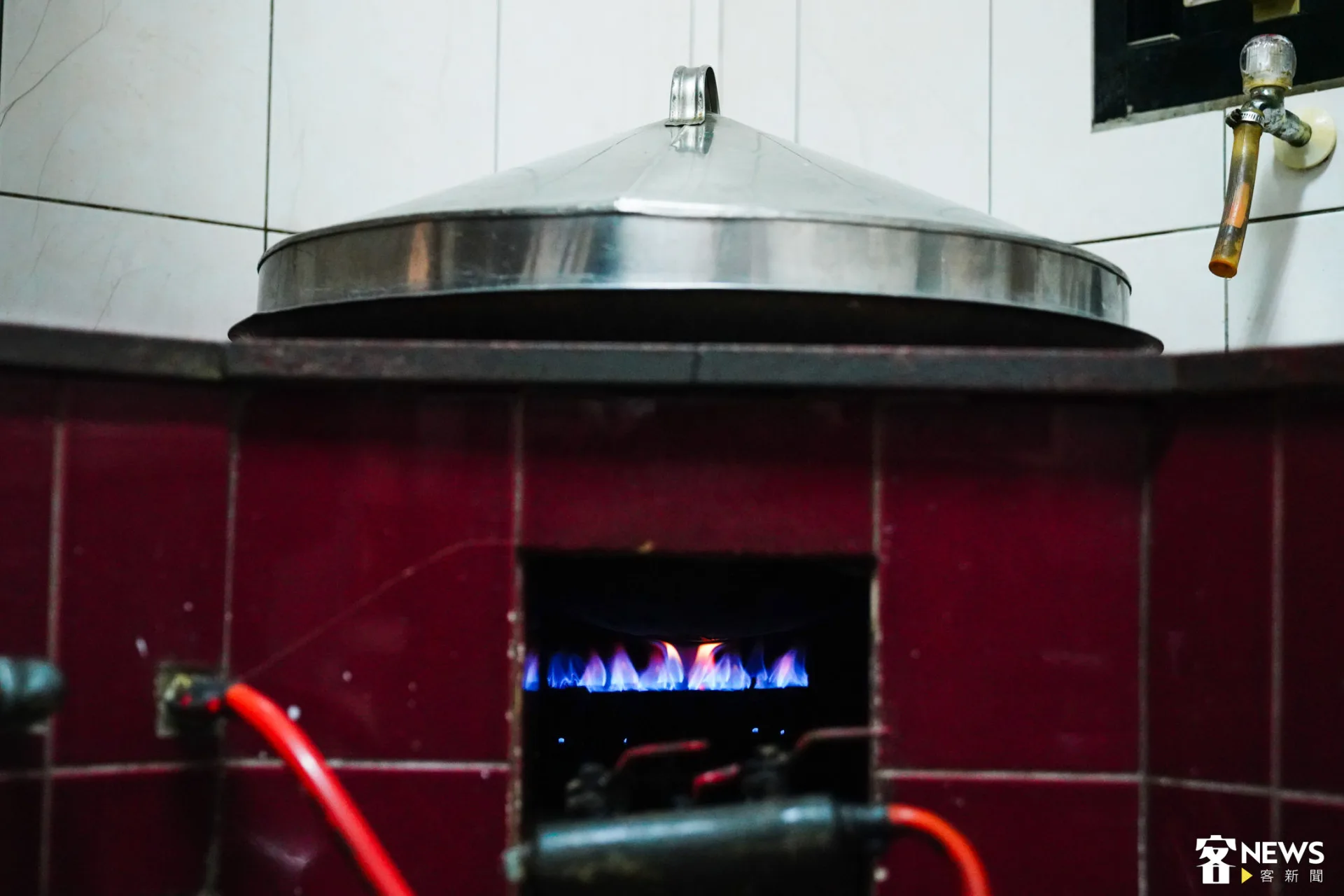 鳳嬌粄條的九層粄以傳統工法製作。朱愷元攝