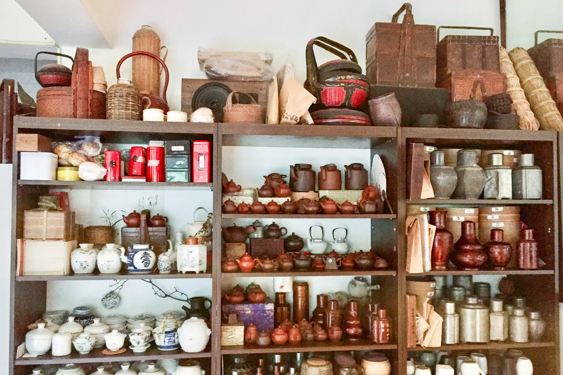 各式泡茶茶器。蕭秀琴提供