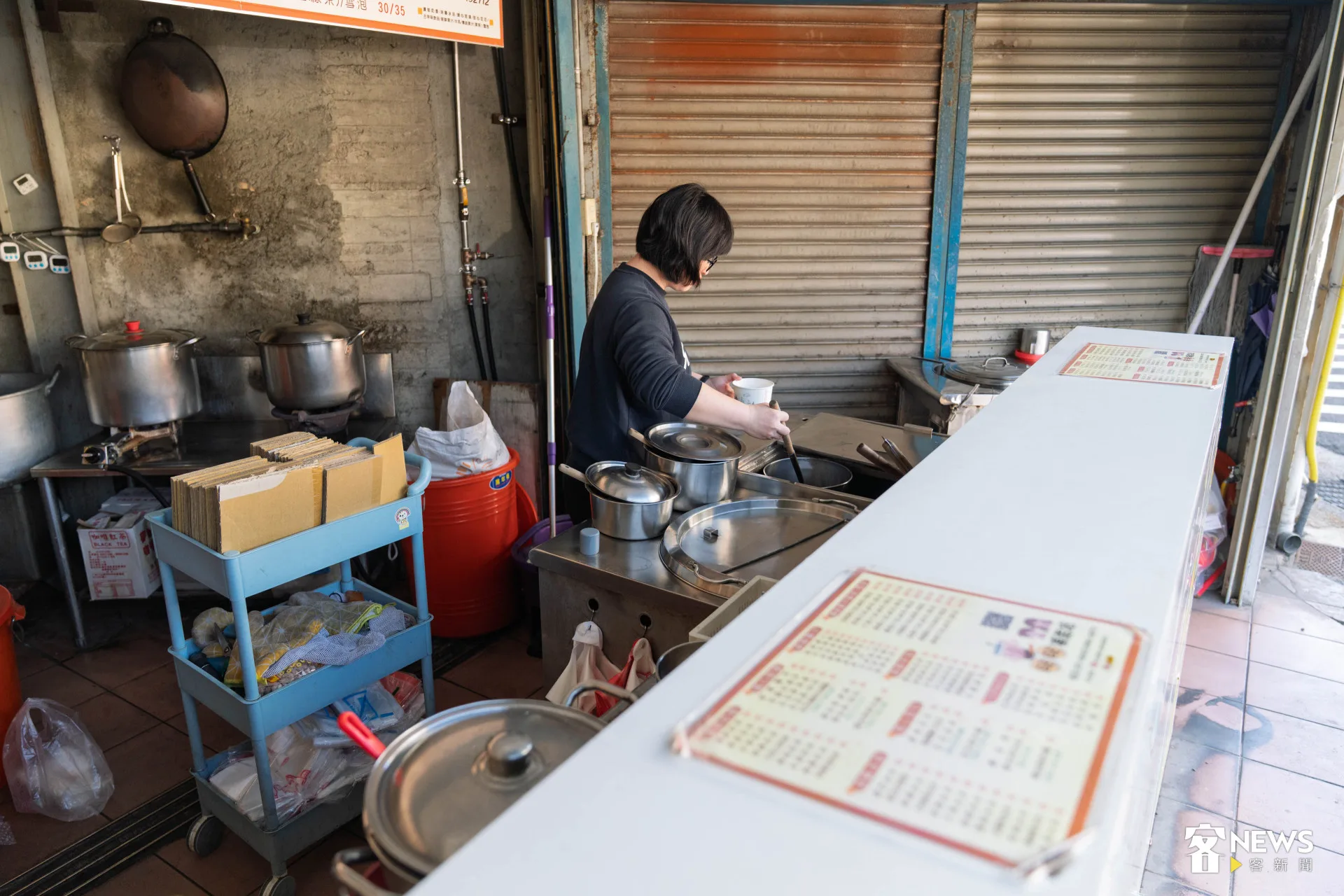 旺旺補給站除了手搖飲料之外，還有甜湯可供選擇。范修語攝