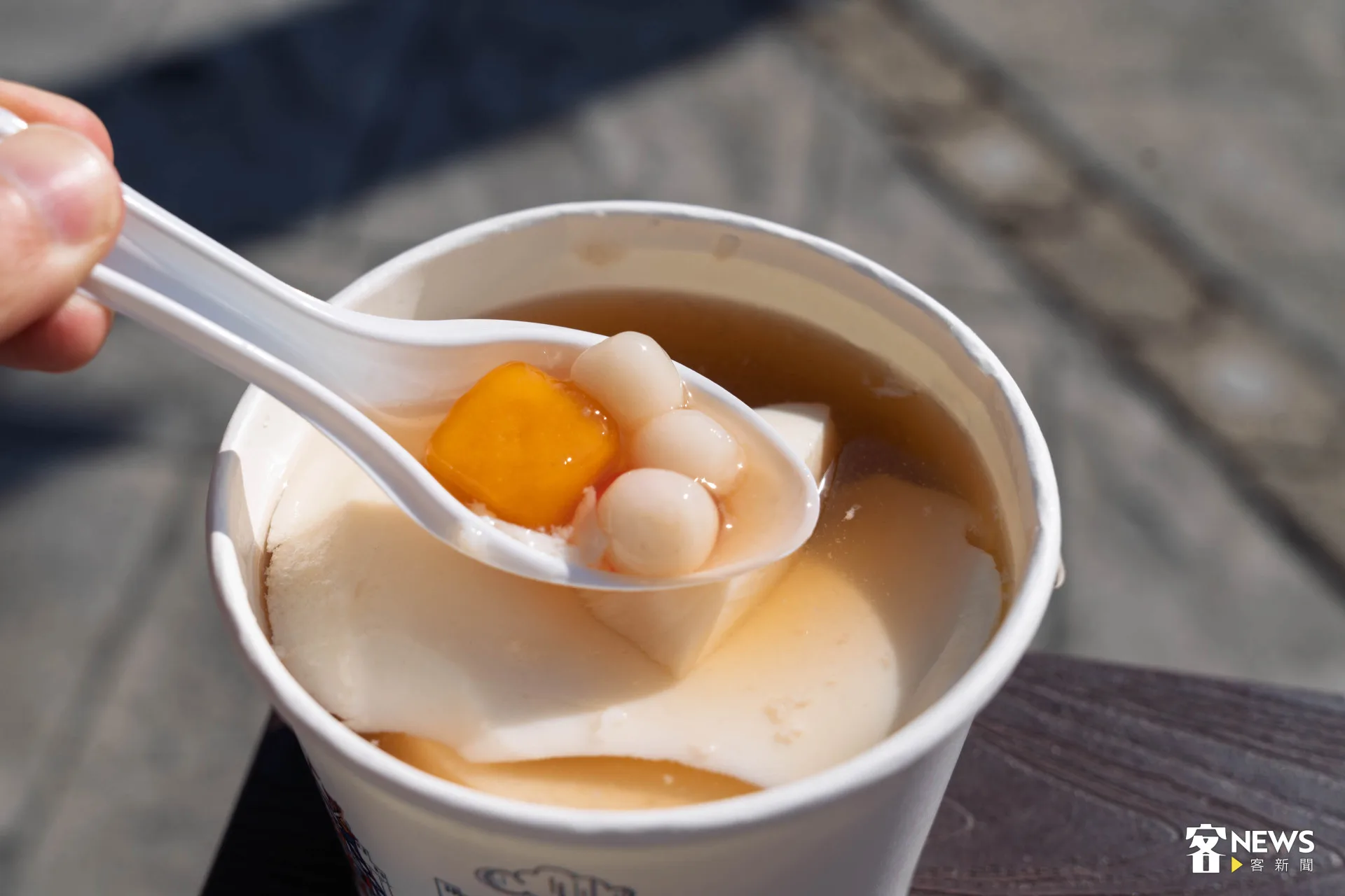 配料有芋圓、地瓜圓、湯圓，也能夠客製化選擇。范修語攝