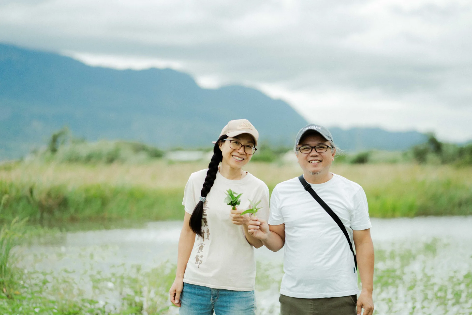 游雅鈴一家四口以「山谷裡的一家人」為名自產自銷有機農產品。